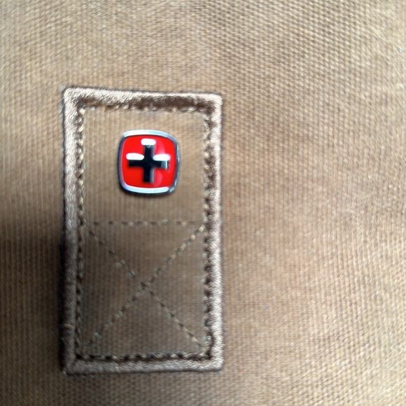 Wenger 16” Corte Messenger Bag UNISEX - Picture 3 of 10